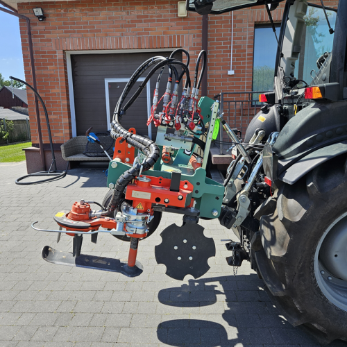 The Radius SL Plus side cultivator with an active harrow from Clemens is already hard at work in the vineyard of Mr. Marcin Giedz