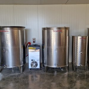 Antonio Antoni Rożek Vineyard - delivery of fermentation tanks for the first harvest