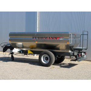 Trailer for transporting and unloading grapes with a screw pump