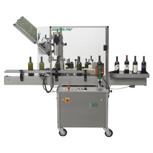 Automatic labeler for cylindrical bottles for wine up to 1800 b / h